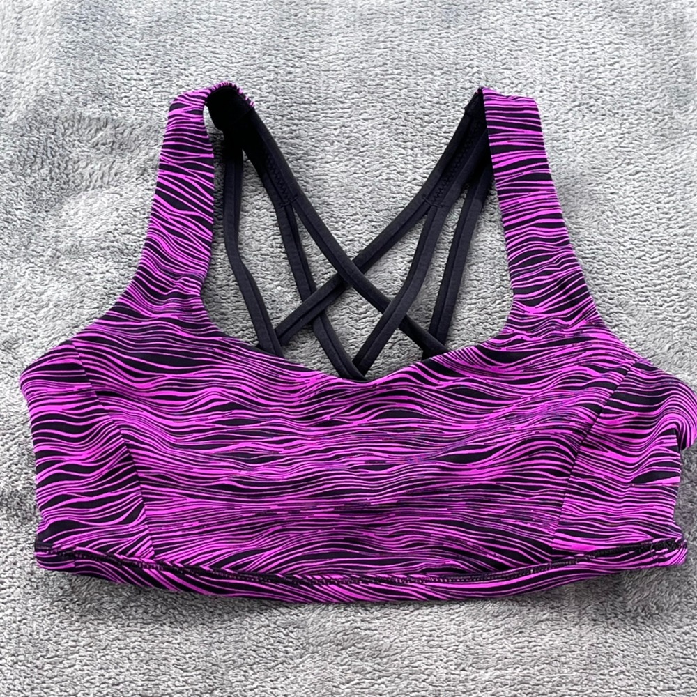 Lululemon Free To Be Wild Sports Bra Size 6 Purple Black Wavy Stripe Strappy